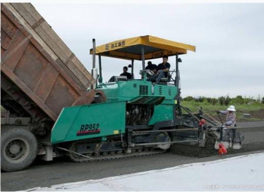 Paver machine